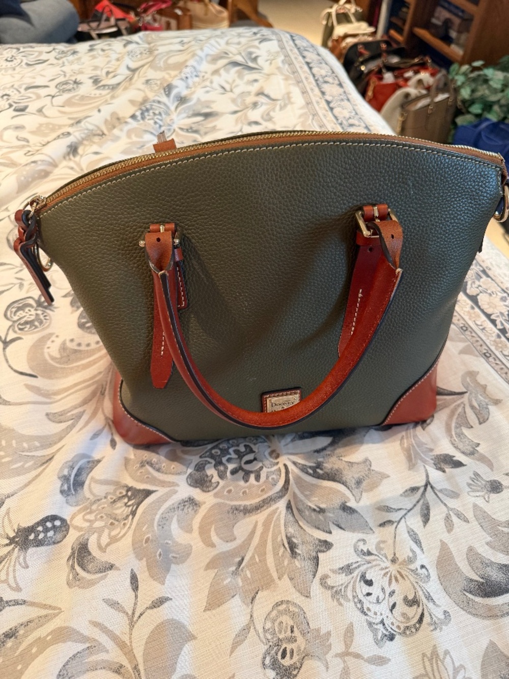 Dooney & Bourke Tote